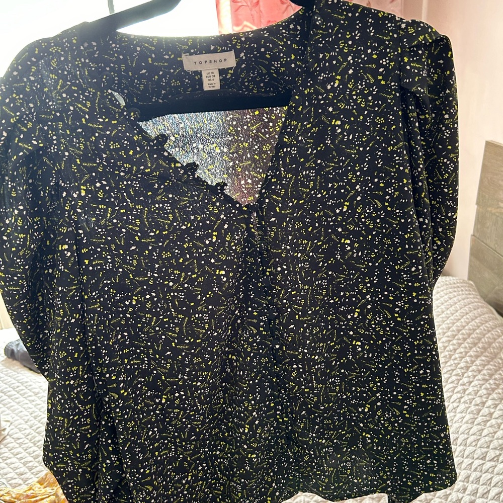 Beautiful top! Barely worn! Topshop! Inquire today!